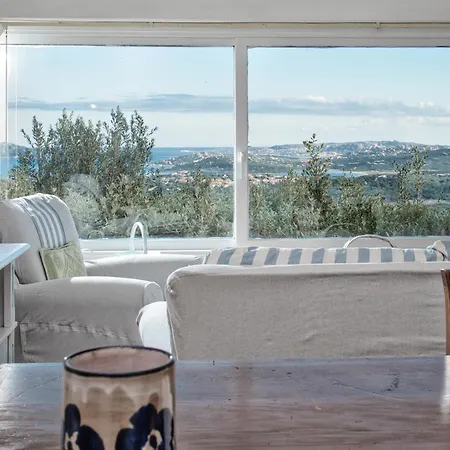 ヴィラ Marinella *